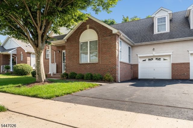 26 Indian Plantation St, Raritan Twp., NJ 08822
