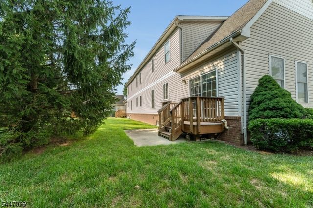26 Indian Plantation St, Raritan Twp., NJ 08822