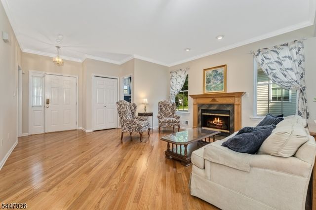 26 Indian Plantation St, Raritan Twp., NJ 08822