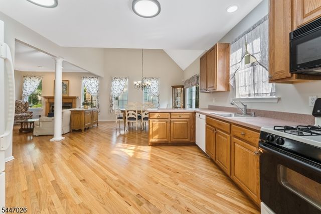 26 Indian Plantation St, Raritan Twp., NJ 08822