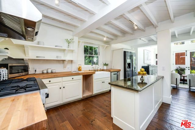 689 Brooktree Road, Santa Monica, CA 90402