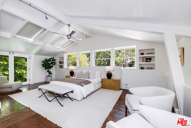 689 Brooktree Road, Santa Monica, CA 90402