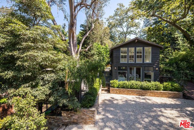 689 Brooktree Road, Santa Monica, CA 90402