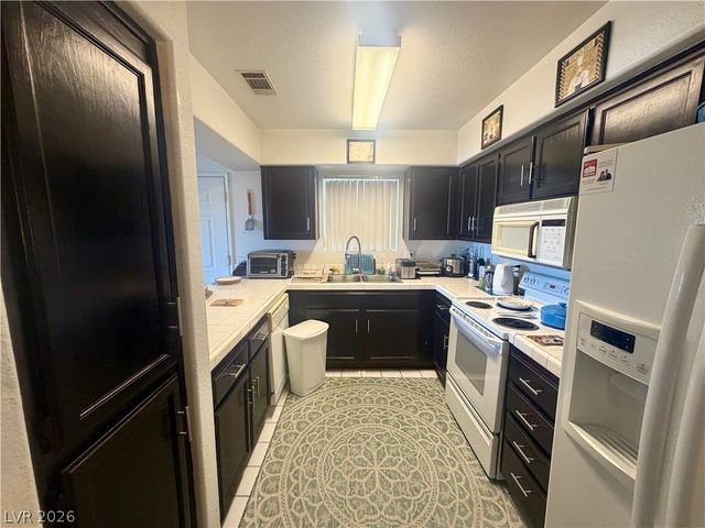 2725 South Nellis Boulevard 2074, Las Vegas, NV 89121