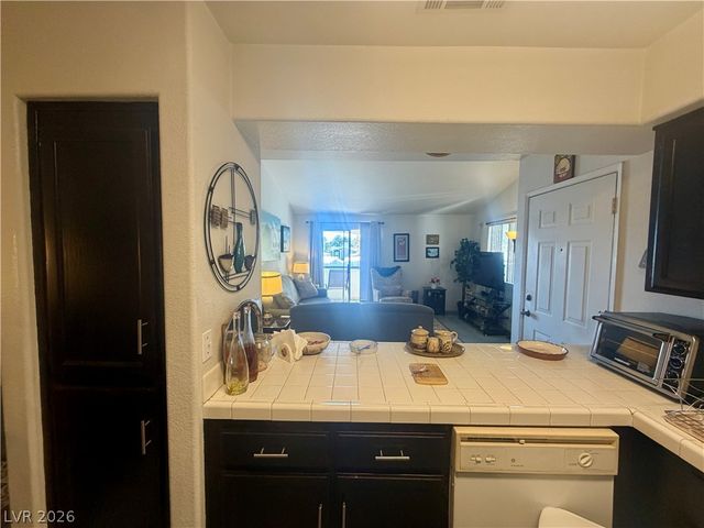 2725 South Nellis Boulevard 2074, Las Vegas, NV 89121