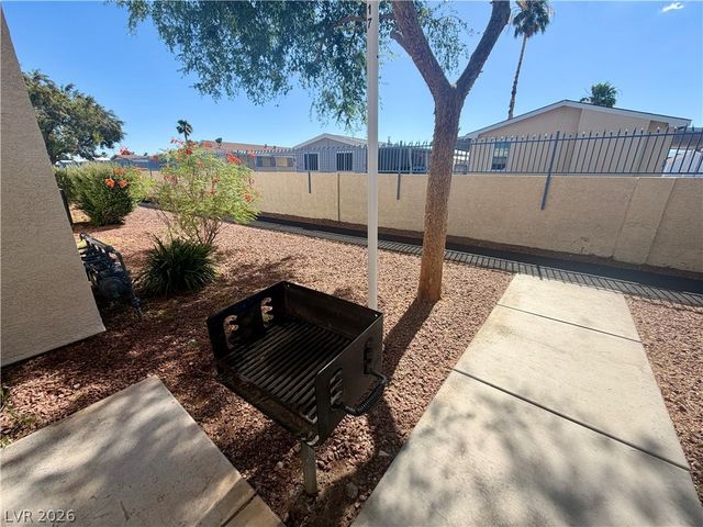 2725 South Nellis Boulevard 2074, Las Vegas, NV 89121