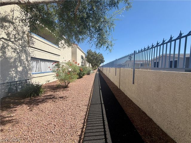 2725 South Nellis Boulevard 2074, Las Vegas, NV 89121