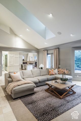 680 S DAVIS BLVD, Bountiful, UT 84010