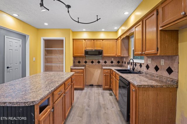 2344 Riverside Drive, Maryville, TN 37804