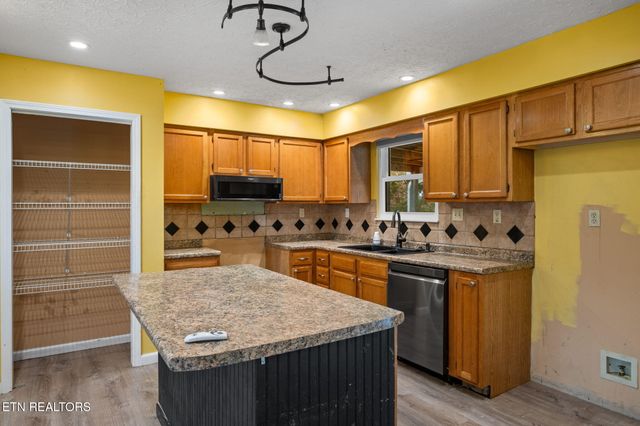 2344 Riverside Drive, Maryville, TN 37804