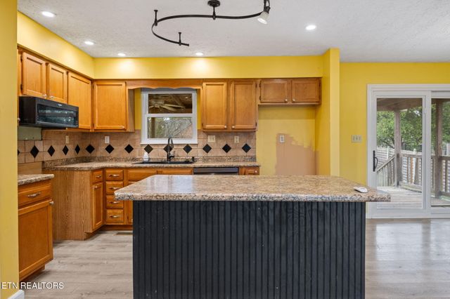 2344 Riverside Drive, Maryville, TN 37804