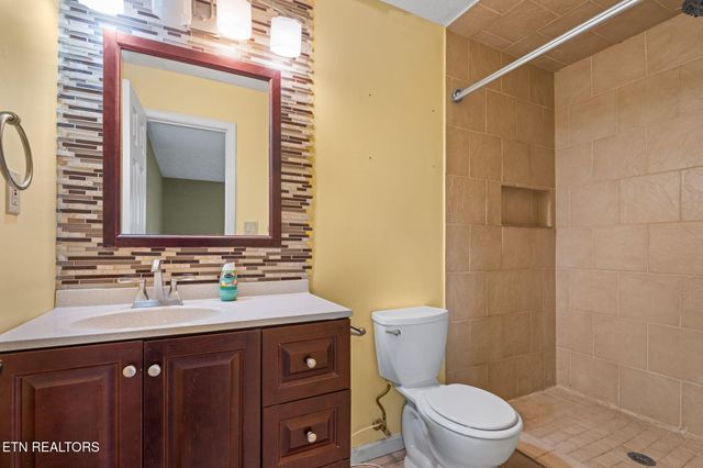 2344 Riverside Drive, Maryville, TN 37804