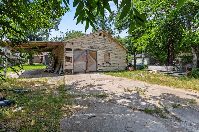2006 Fort Worth Street, Grand Prairie, TX 75050