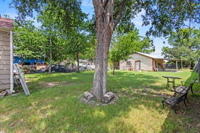 2006 Fort Worth Street, Grand Prairie, TX 75050