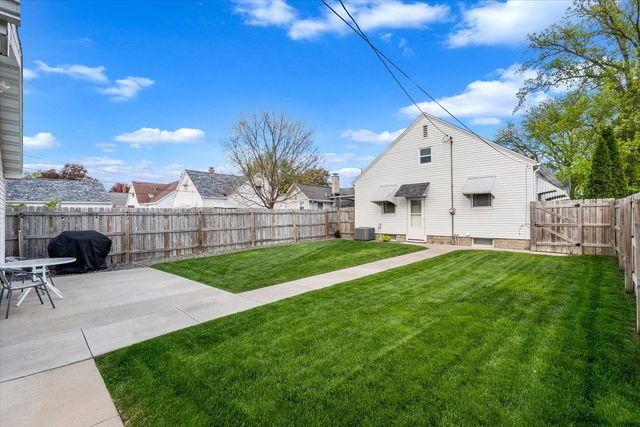 2365 30th Street, Moline, IL 61265