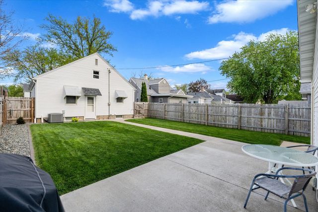 2365 30th Street, Moline, IL 61265