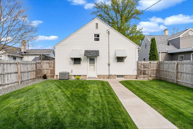 2365 30th Street, Moline, IL 61265