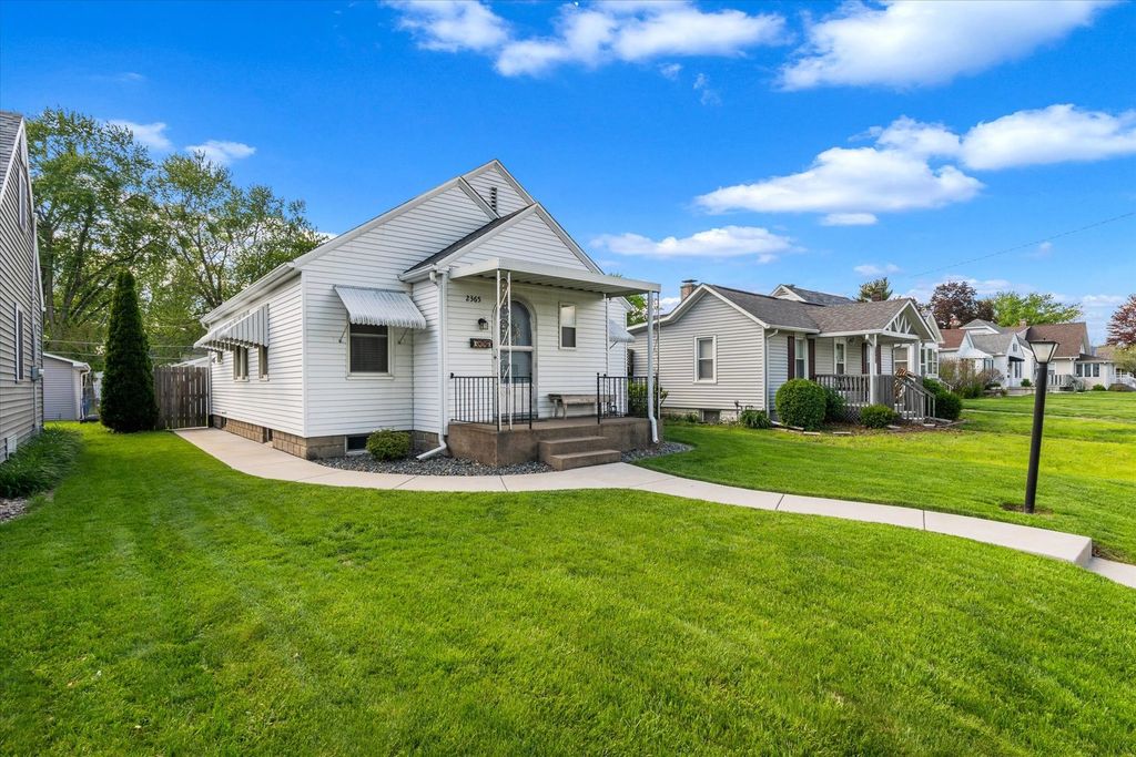 2365 30th Street, Moline, IL 61265