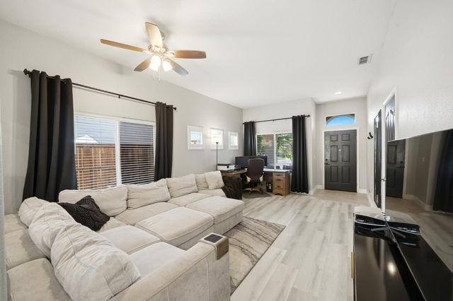 7640 Laguna Beach Way, Antelope, CA 95843