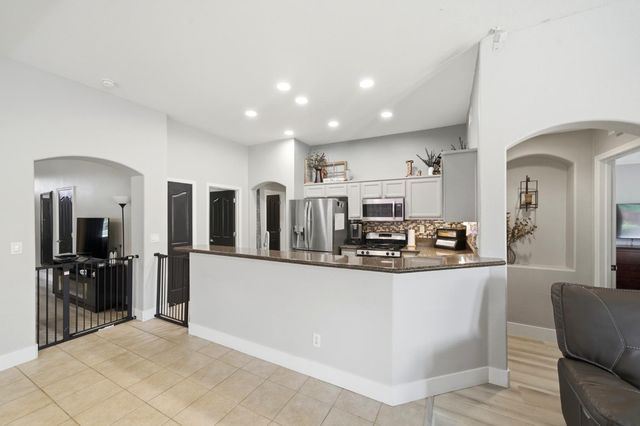 7640 Laguna Beach Way, Antelope, CA 95843