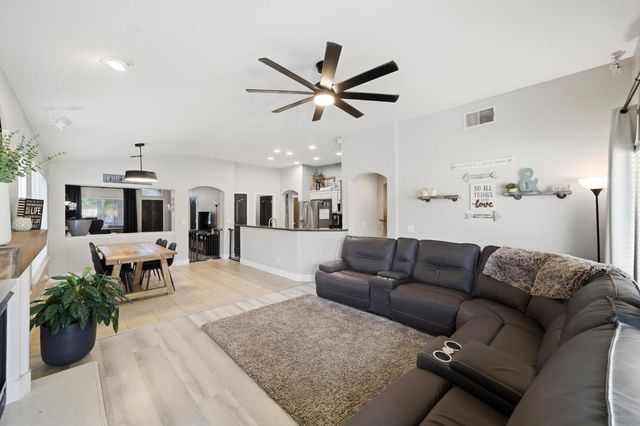 7640 Laguna Beach Way, Antelope, CA 95843