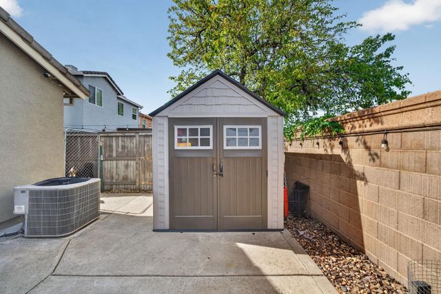 7640 Laguna Beach Way, Antelope, CA 95843