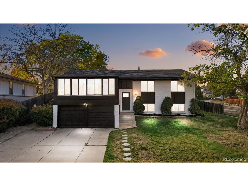 1501 S Welch Cir, Lakewood, CO 80228