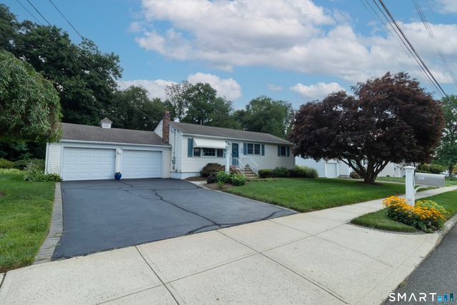 39 Candlewood Road, Milford, CT 06461