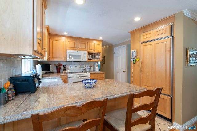 39 Candlewood Road, Milford, CT 06461