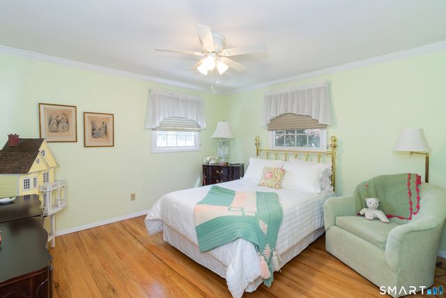 39 Candlewood Road, Milford, CT 06461