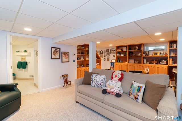 39 Candlewood Road, Milford, CT 06461
