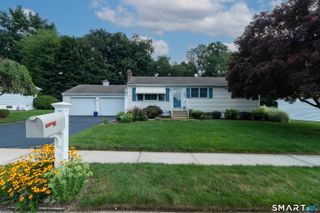 39 Candlewood Road, Milford, CT 06461