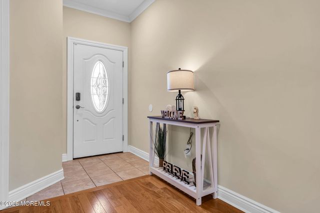 90 Saint Peters Place, Keyport, NJ 07735