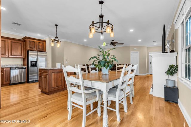 90 Saint Peters Place, Keyport, NJ 07735