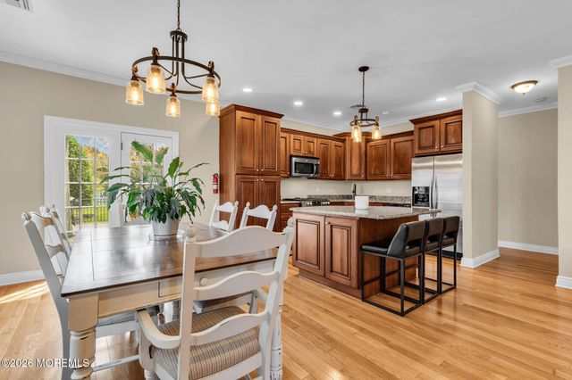 90 Saint Peters Place, Keyport, NJ 07735