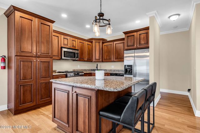 90 Saint Peters Place, Keyport, NJ 07735