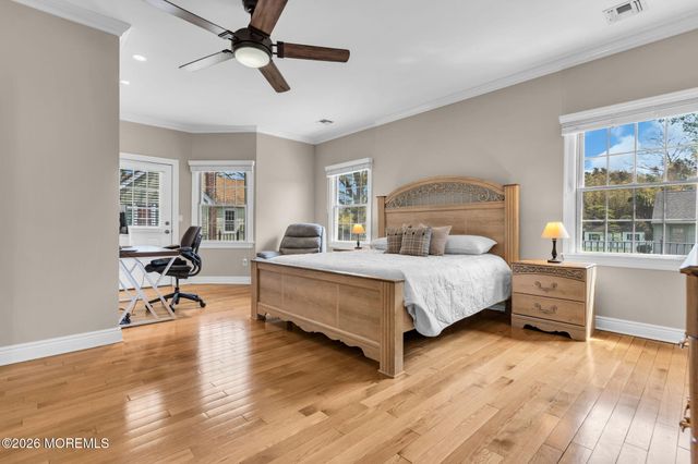 90 Saint Peters Place, Keyport, NJ 07735