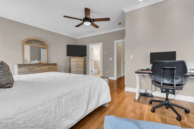 90 Saint Peters Place, Keyport, NJ 07735