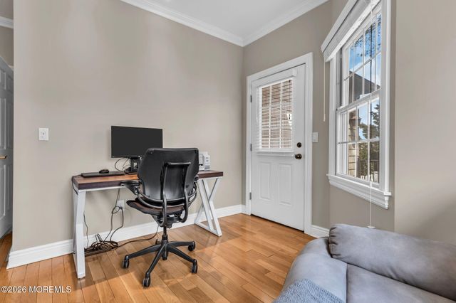 90 Saint Peters Place, Keyport, NJ 07735