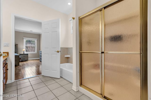 90 Saint Peters Place, Keyport, NJ 07735