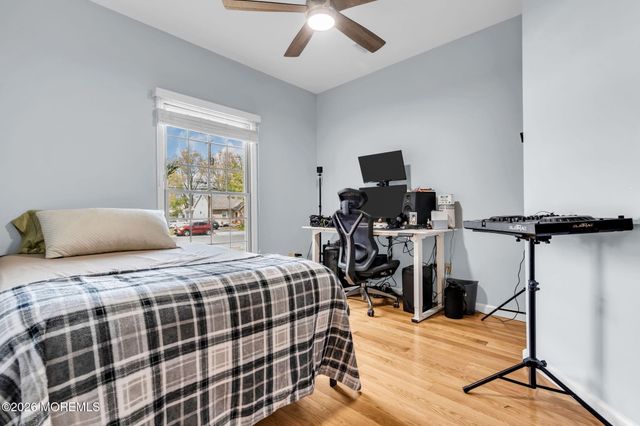 90 Saint Peters Place, Keyport, NJ 07735