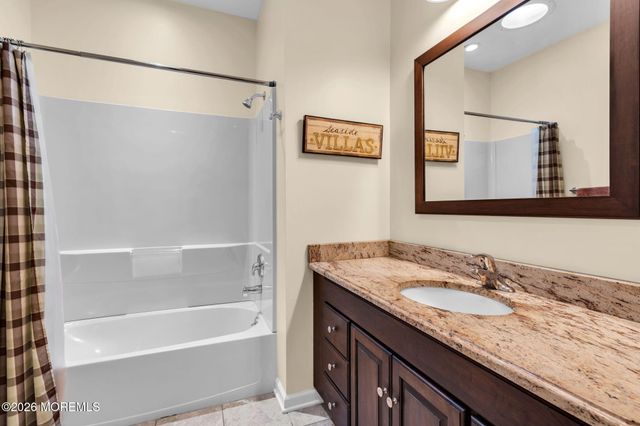 90 Saint Peters Place, Keyport, NJ 07735