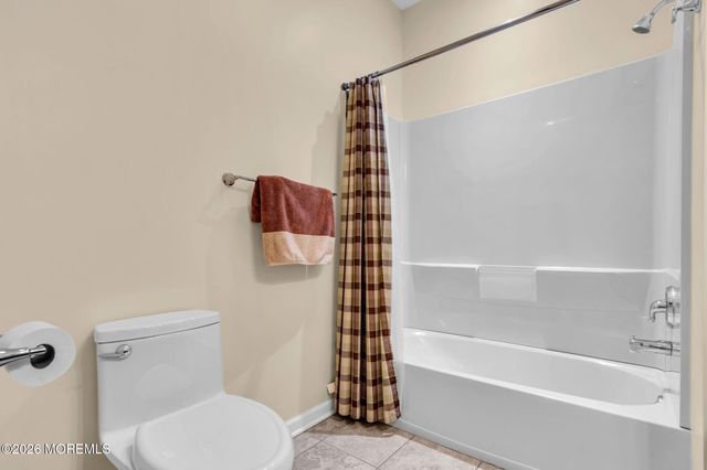 90 Saint Peters Place, Keyport, NJ 07735