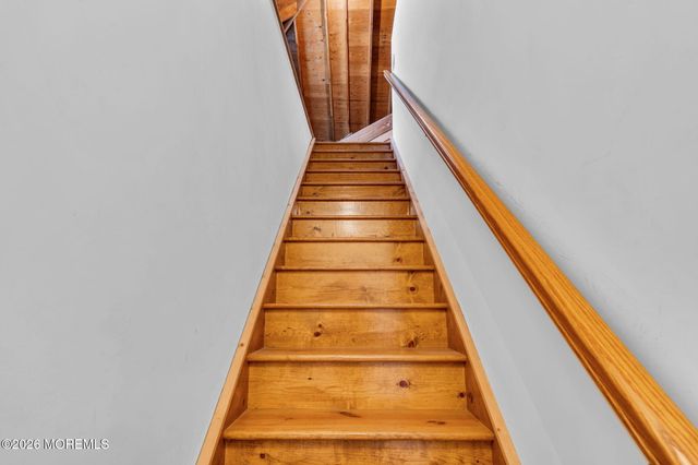 90 Saint Peters Place, Keyport, NJ 07735