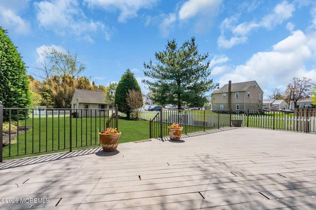 90 Saint Peters Place, Keyport, NJ 07735