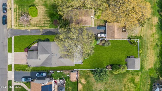 90 Saint Peters Place, Keyport, NJ 07735