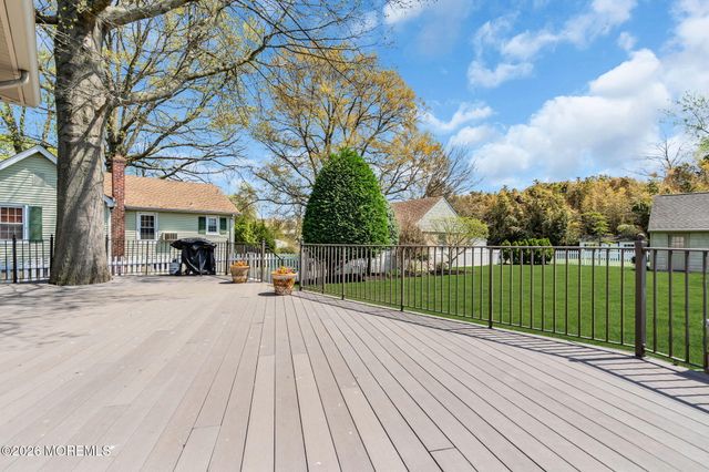 90 Saint Peters Place, Keyport, NJ 07735