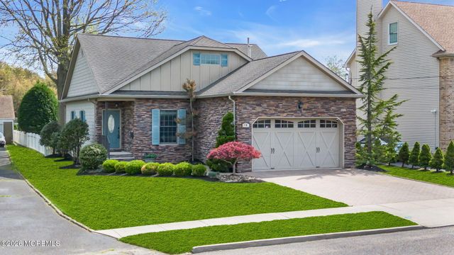 90 Saint Peters Place, Keyport, NJ 07735