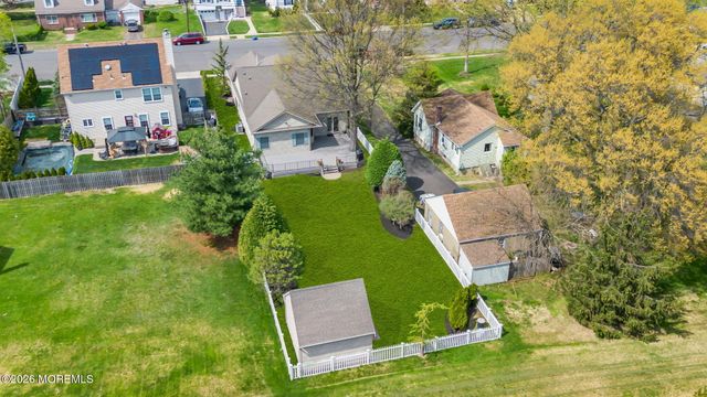 90 Saint Peters Place, Keyport, NJ 07735