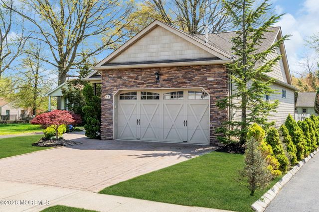 90 Saint Peters Place, Keyport, NJ 07735